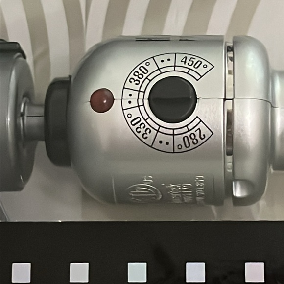 Hot Tools 1 1/4" Salon Curling Iron - Nano Ceramic in Nano Silver - New in Box - Picture 6 of 7